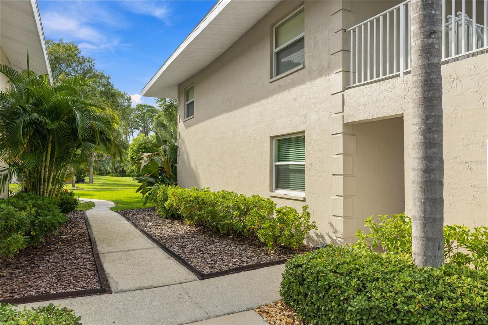 936 LA COSTA CIR #10 — photo 2