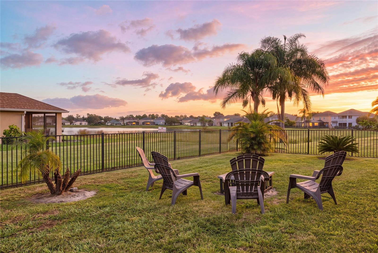 7619 CRESCENT PALM DR — photo 2