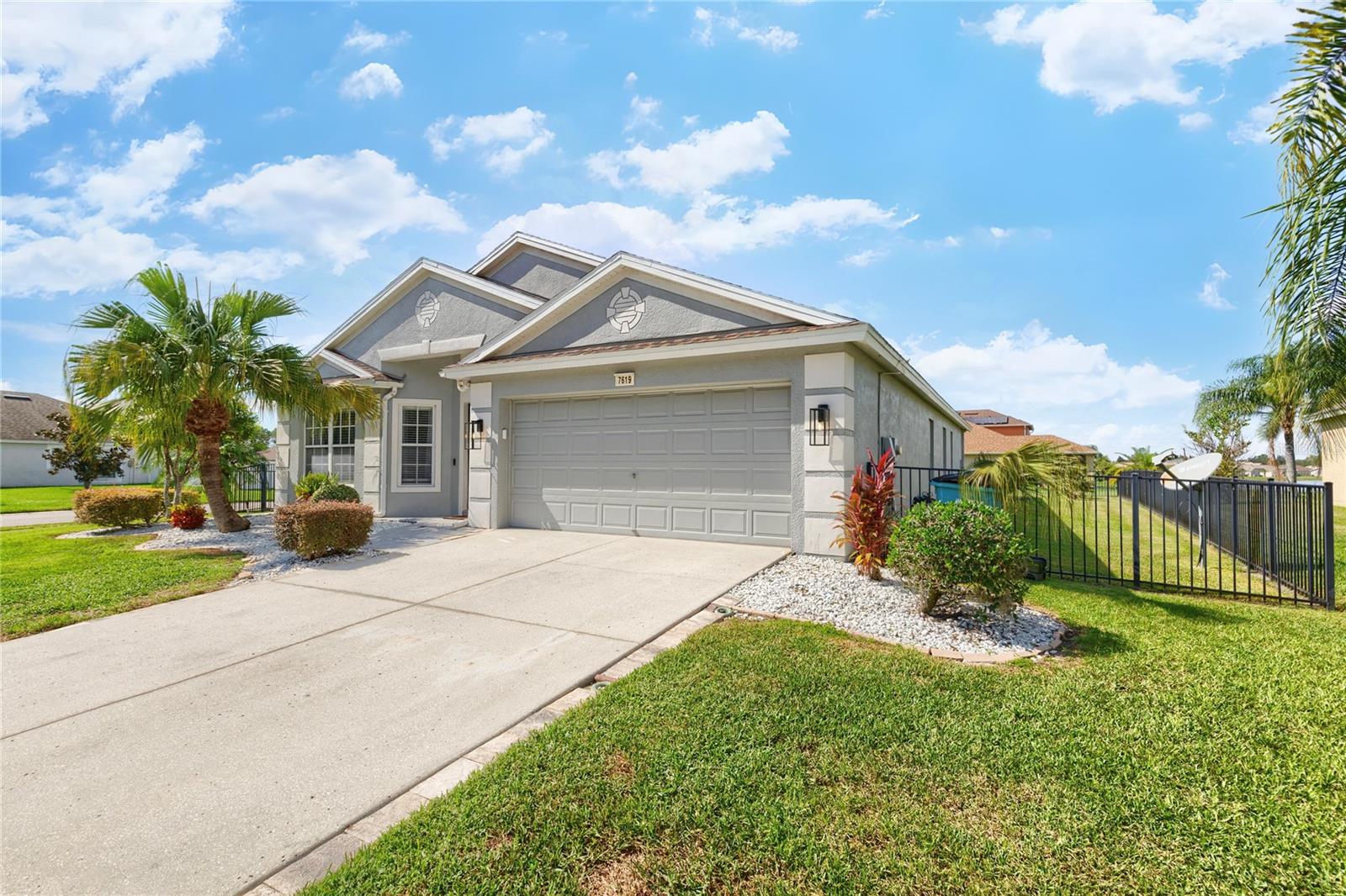 7619 CRESCENT PALM DR — photo 44