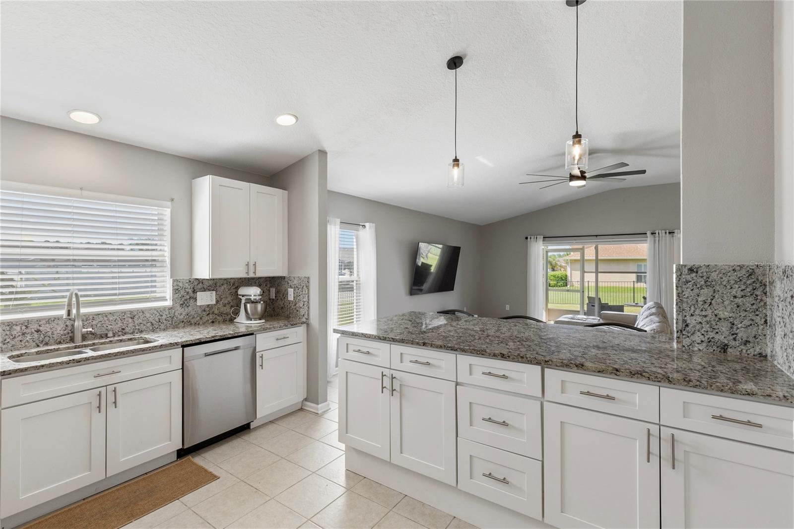 7619 CRESCENT PALM DR — photo 9