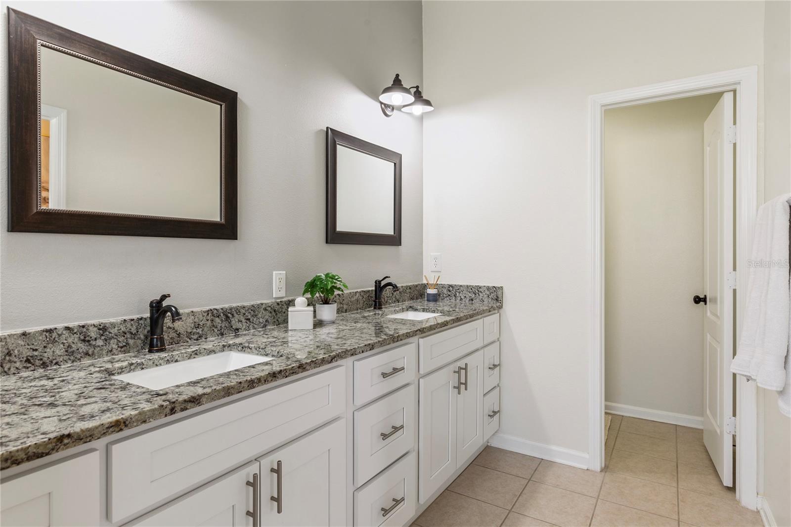7619 CRESCENT PALM DR — photo 23