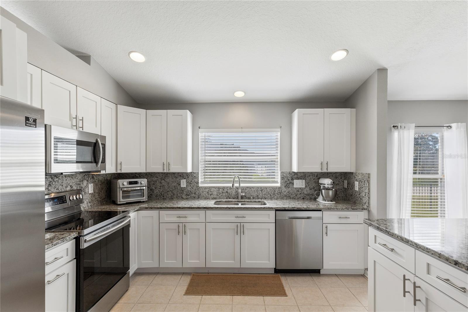 7619 CRESCENT PALM DR — photo 10