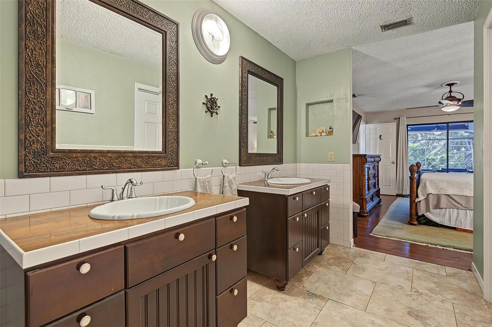 3024 PINEVIEW DR — photo 22