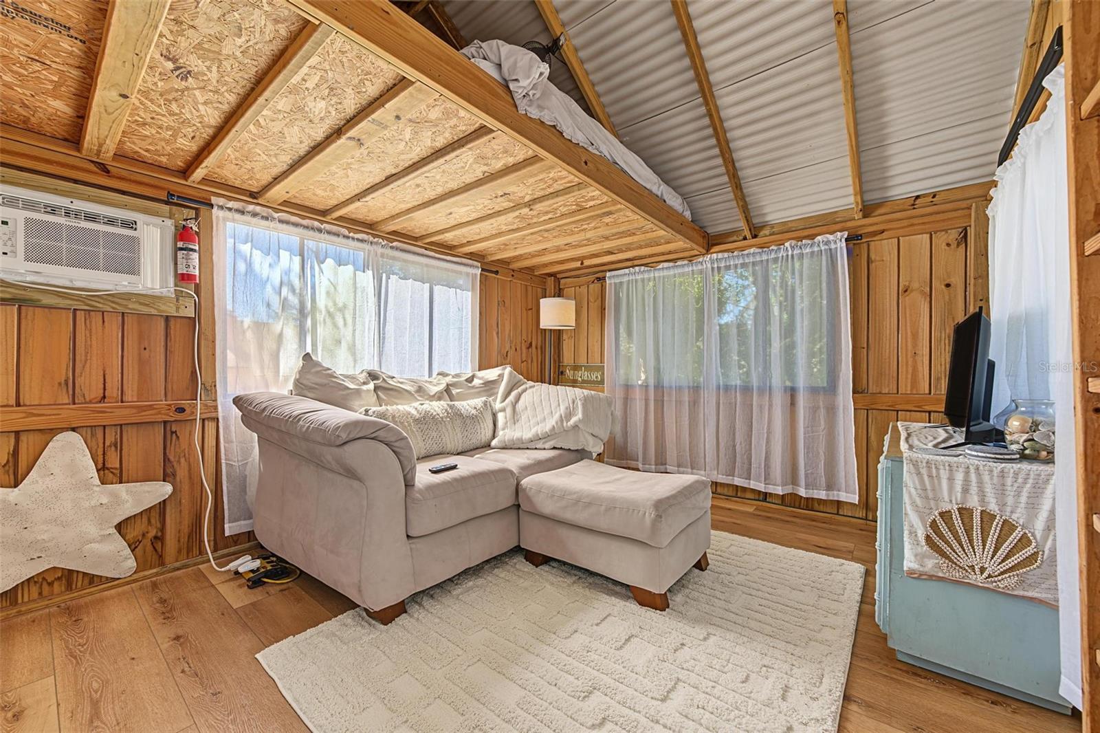 3024 PINEVIEW DR — photo 39