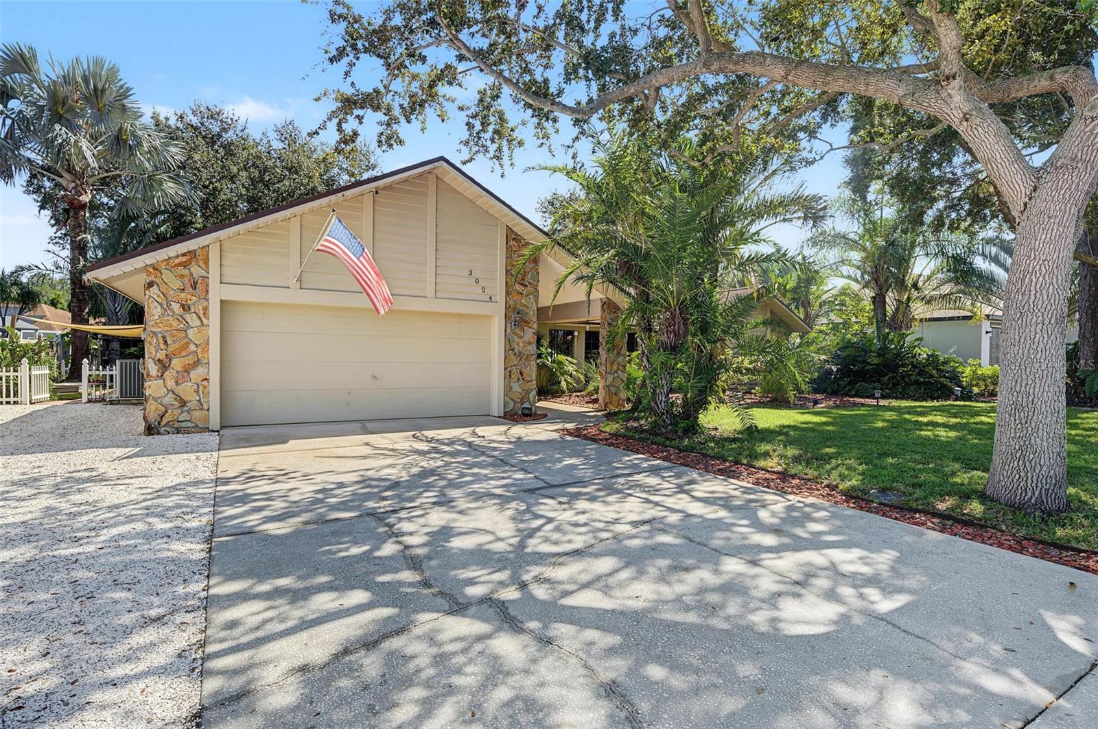 3024 PINEVIEW DR — photo 2