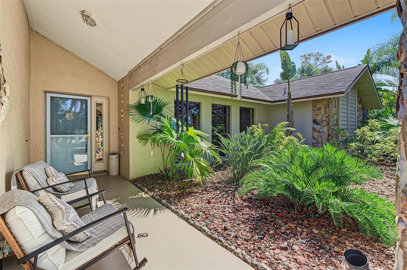 3024 PINEVIEW DR — photo 3