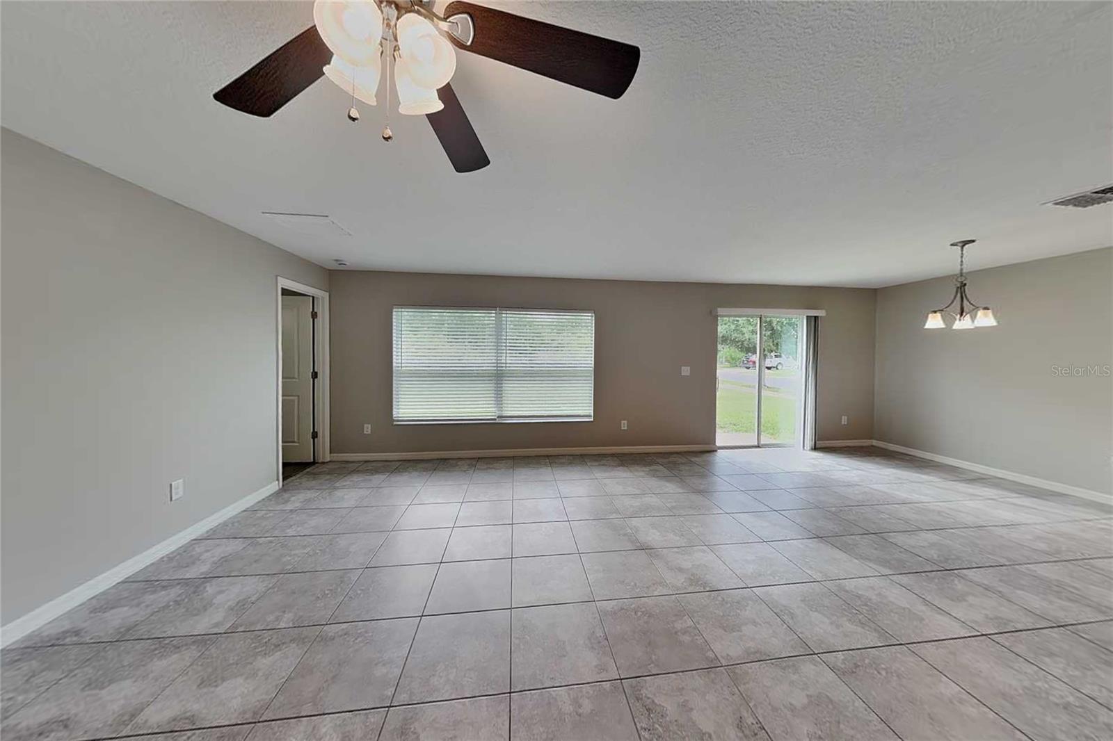 Home in WIMAUMA — photo 3