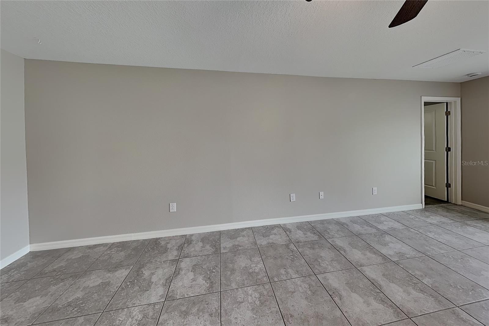 Home in WIMAUMA — photo 2