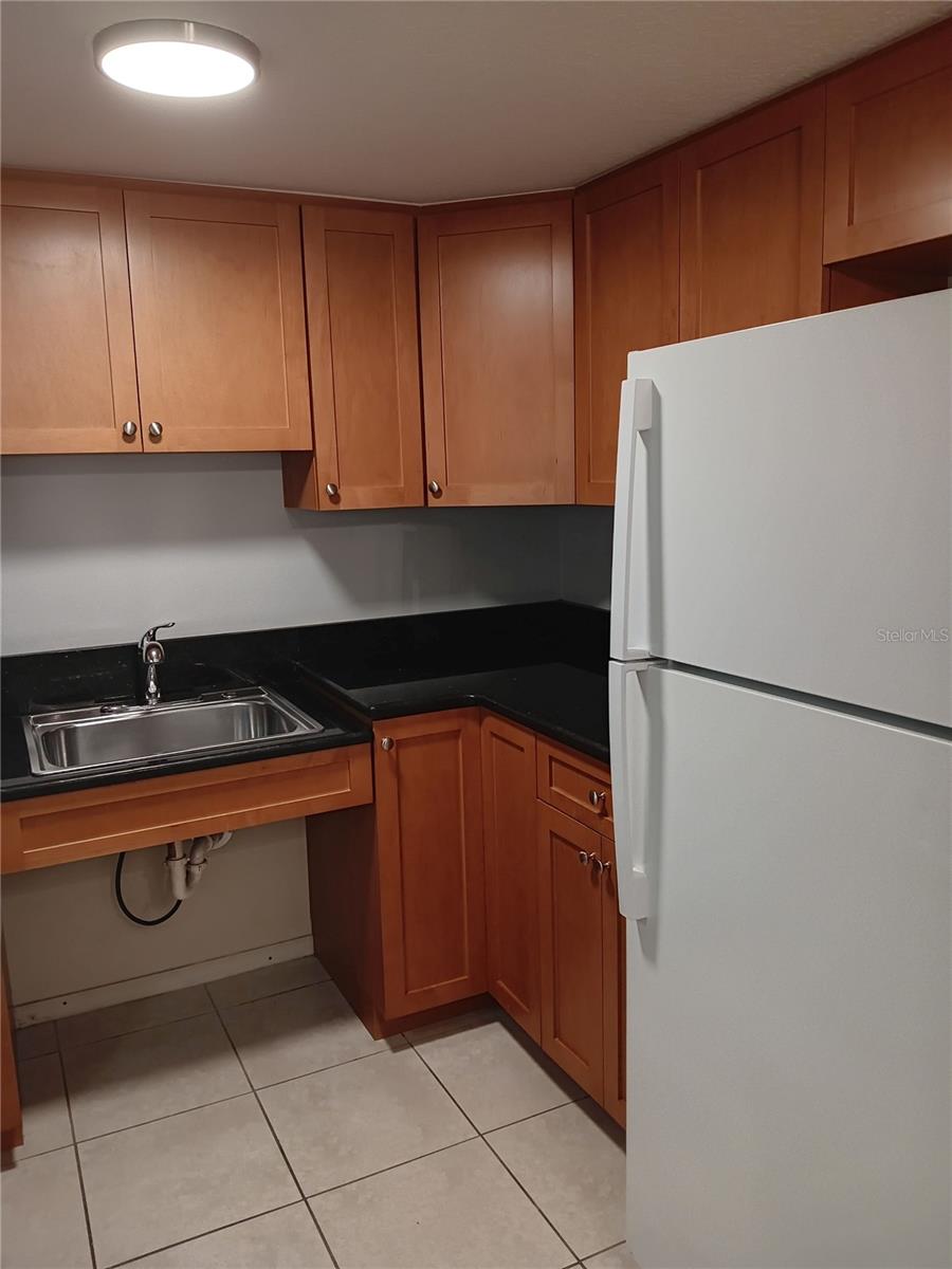 1909 GOLDEN GLADE CT #102 — photo 4