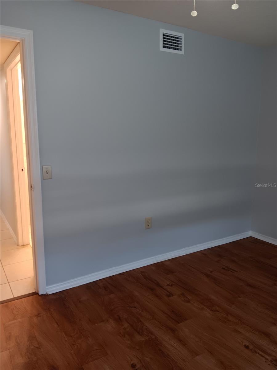 1909 GOLDEN GLADE CT #102 — photo 12