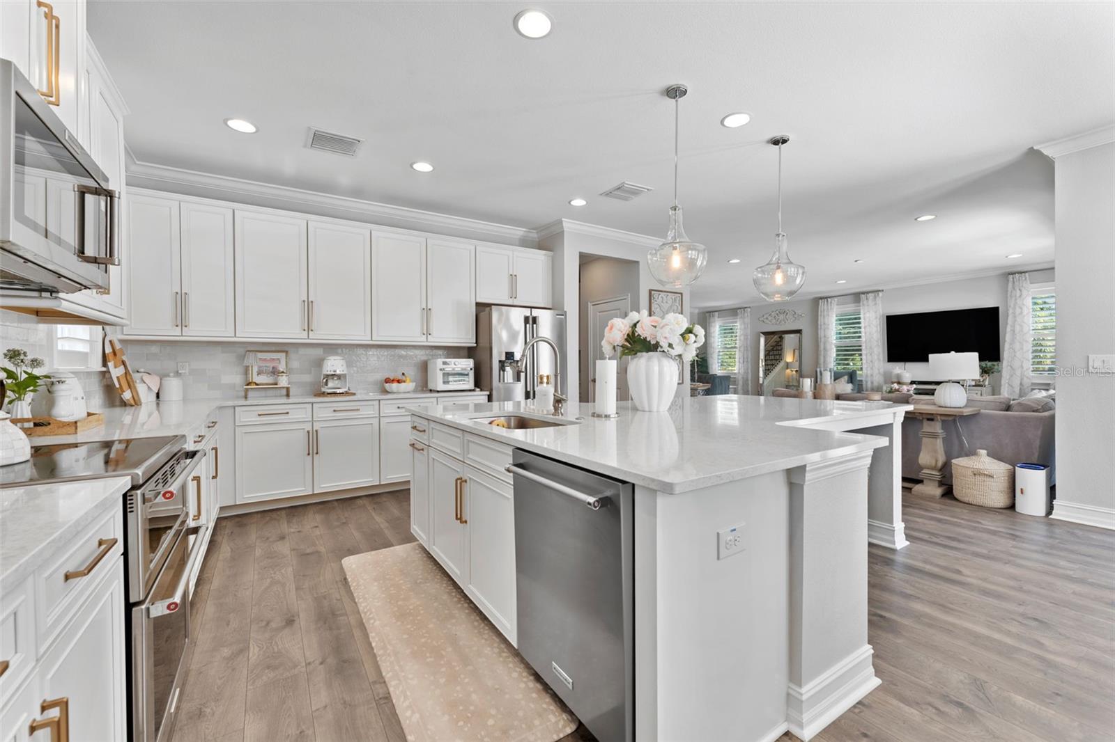 8010 RED ORCHARD CT — photo 11