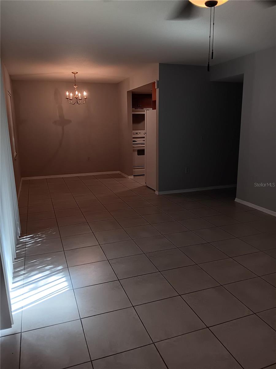 1909 GOLDEN GLADE CT #201 — photo 5