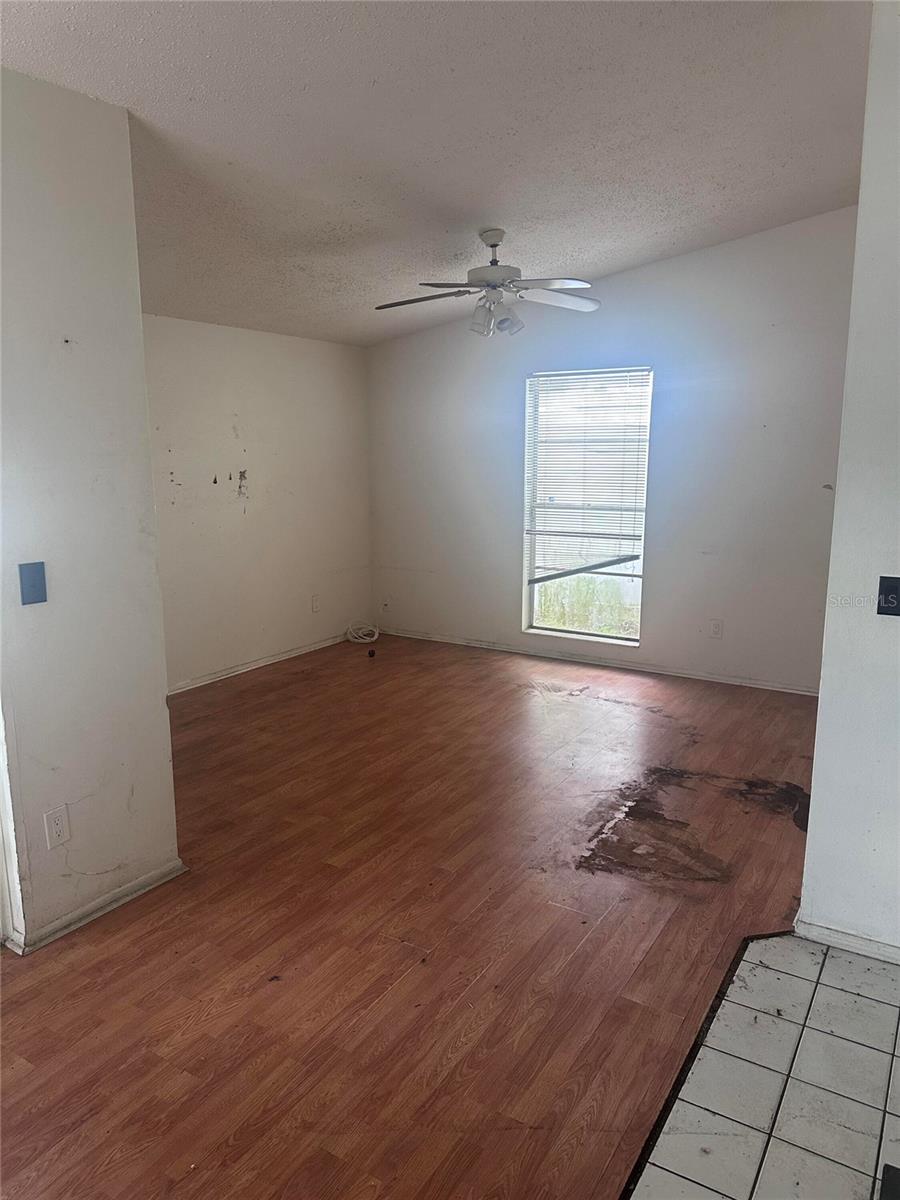 8240 RAVENCROFT DR — photo 5