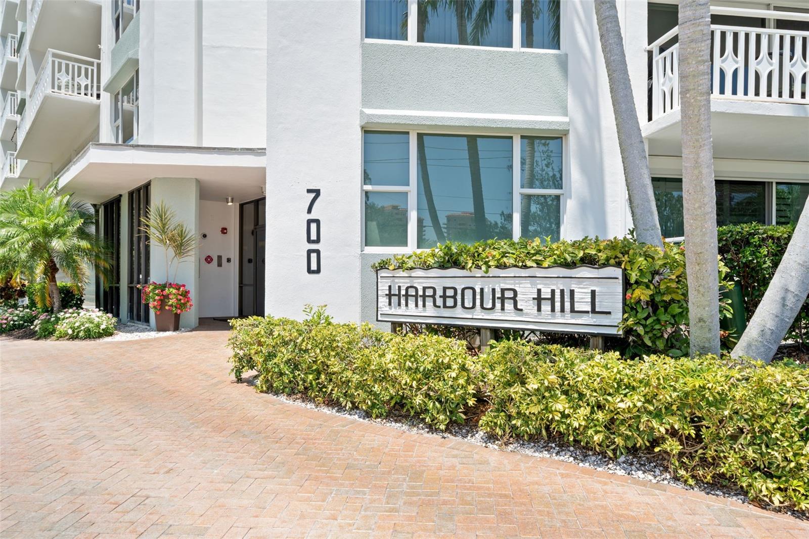 700 BEACH DR NE #803 — photo 2