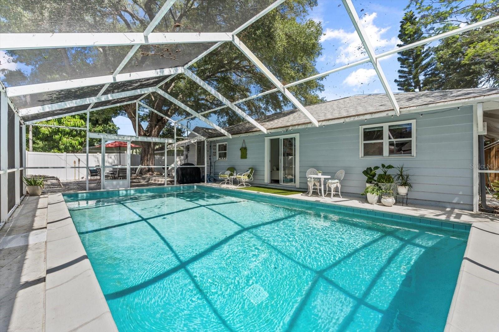 2706 MARTIN ST — photo 24