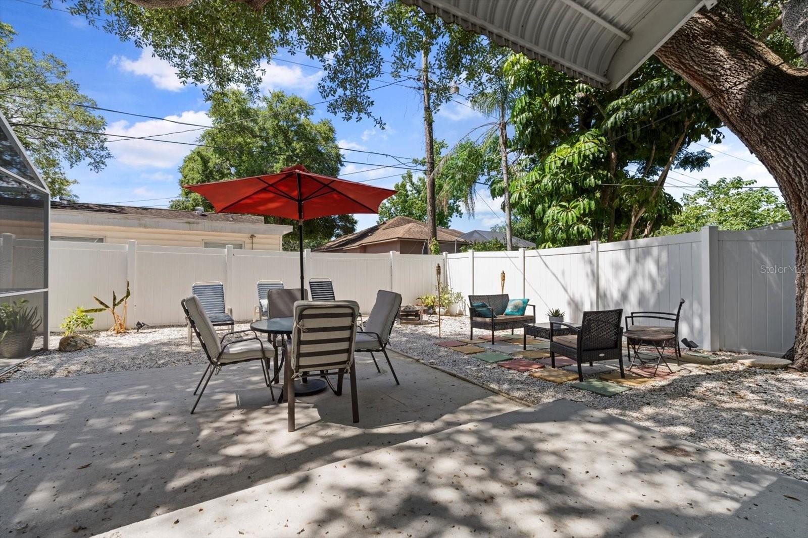 2706 MARTIN ST — photo 27