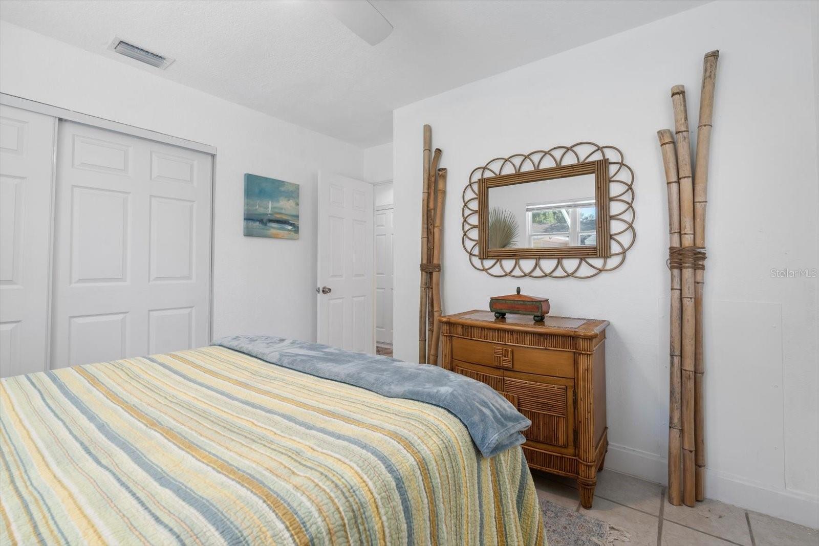 2706 MARTIN ST — photo 10