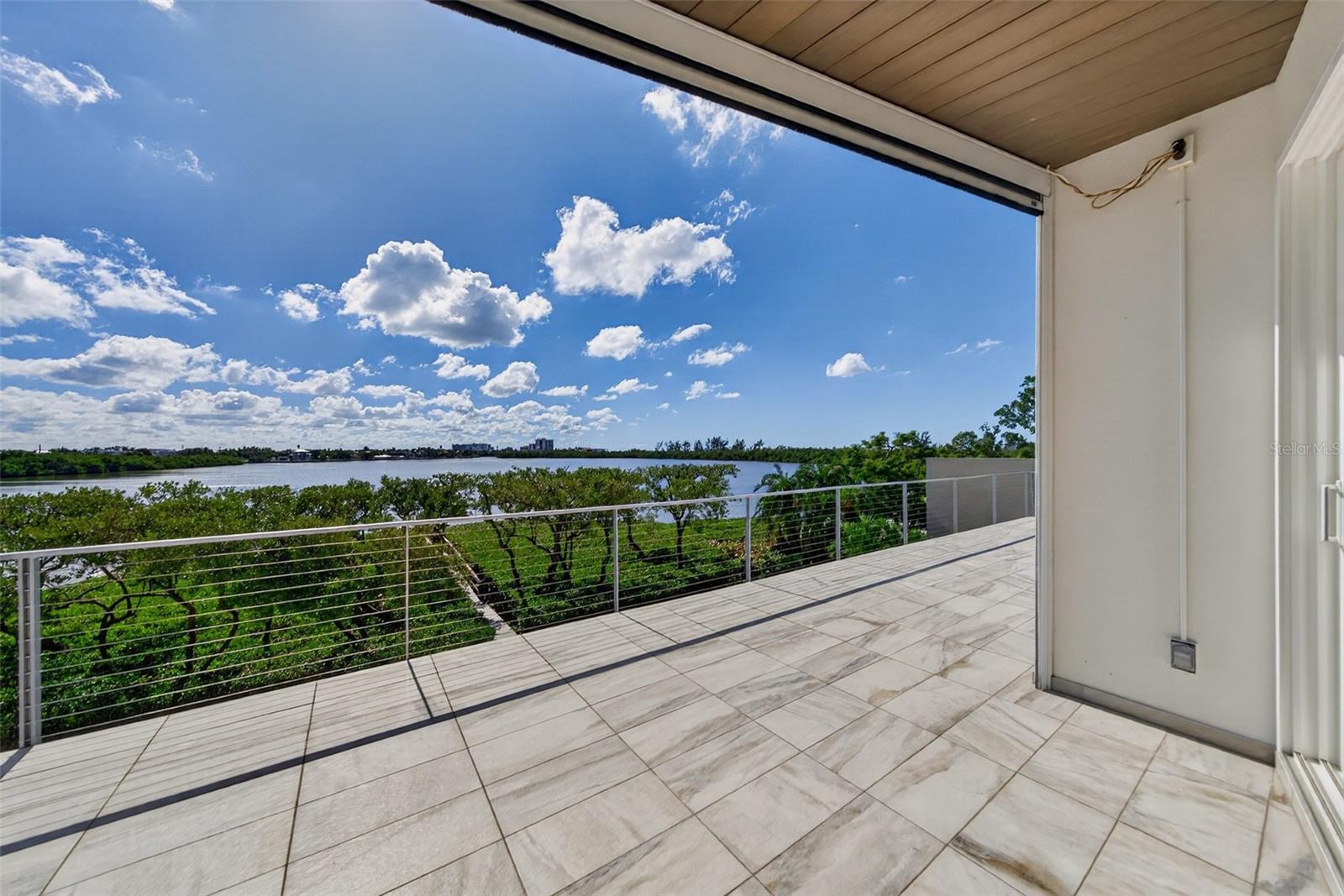 222 MORNINGSIDE DR — photo 37