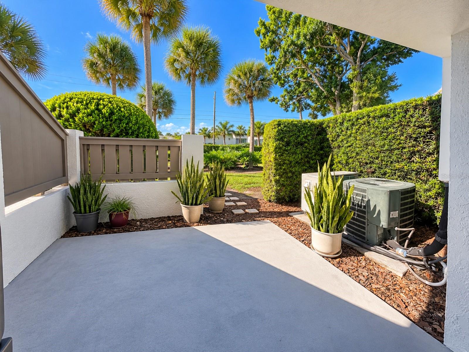 2132 LAKEWOOD CLUB DR S #8B — photo 25