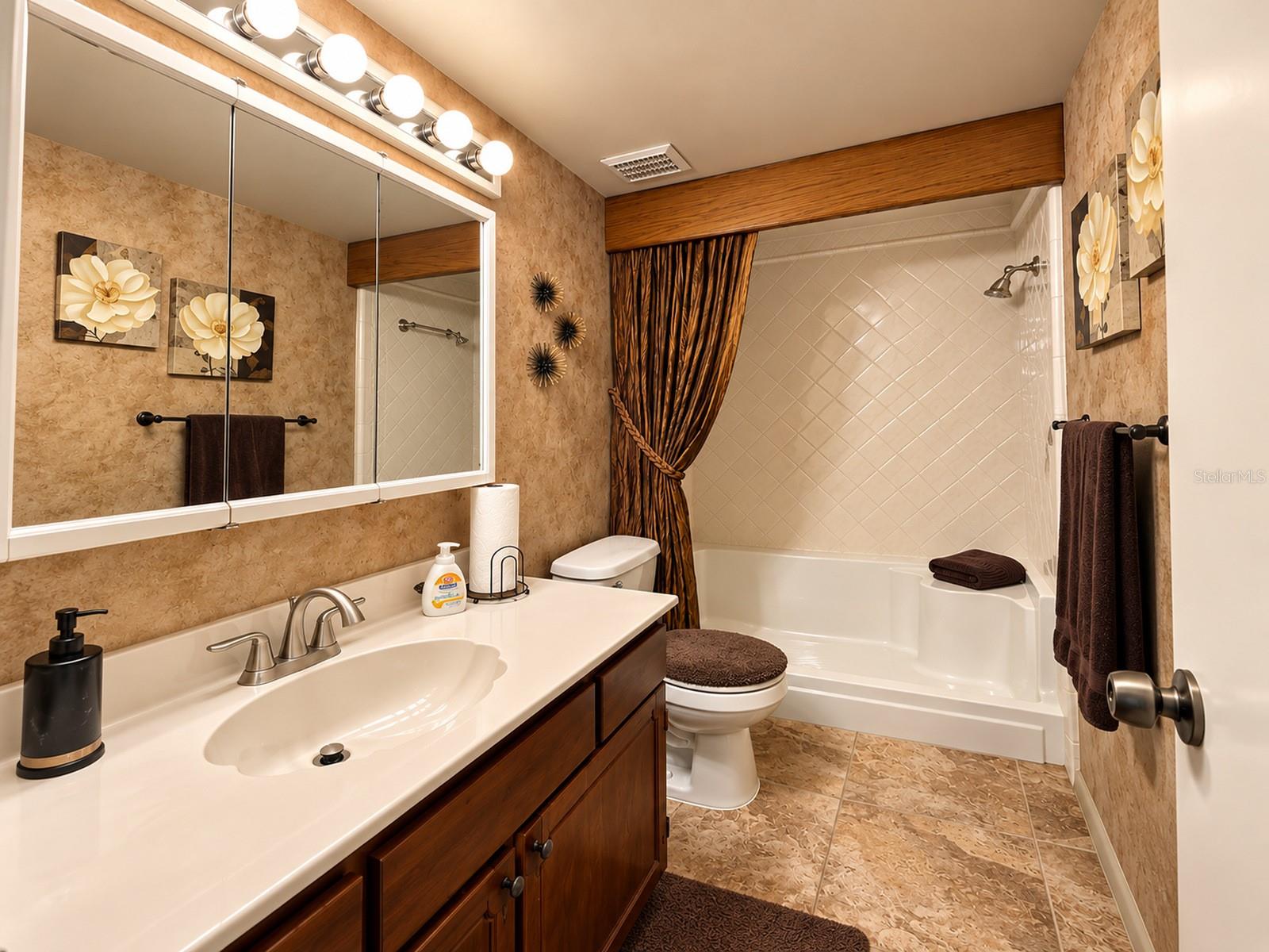 2132 LAKEWOOD CLUB DR S #8B — photo 18