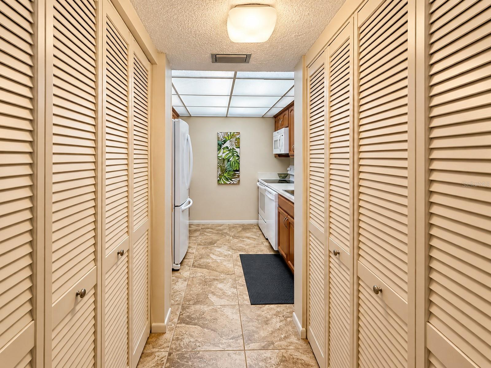 2132 LAKEWOOD CLUB DR S #8B — photo 14