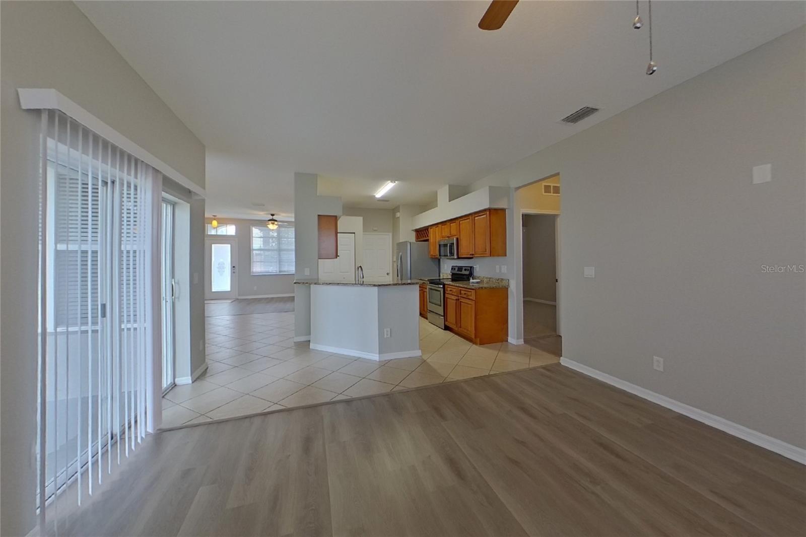 Home in TARPON SPRINGS — photo 2