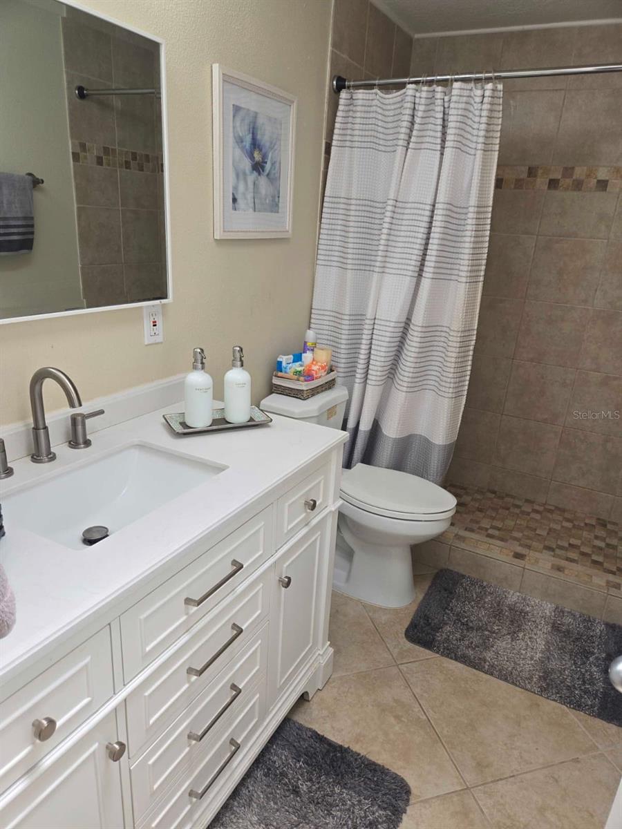 7002 DANEWOOD CT — photo 10