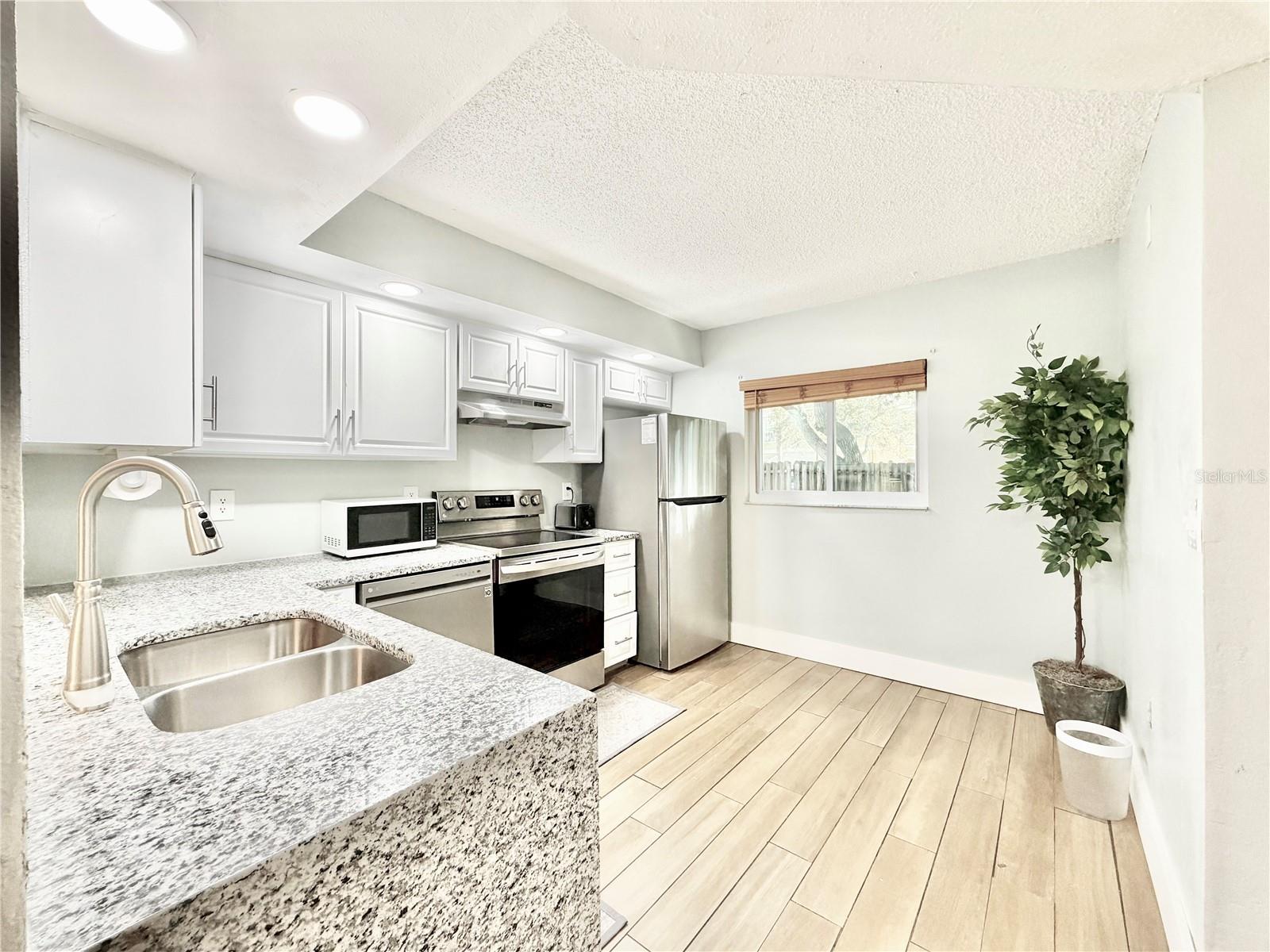 1241 S MARTIN LUTHER KING JUNIOR AVE #B102 — photo 18