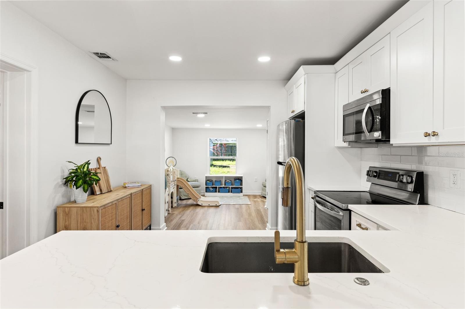 4410 W IOWA AVE — photo 9