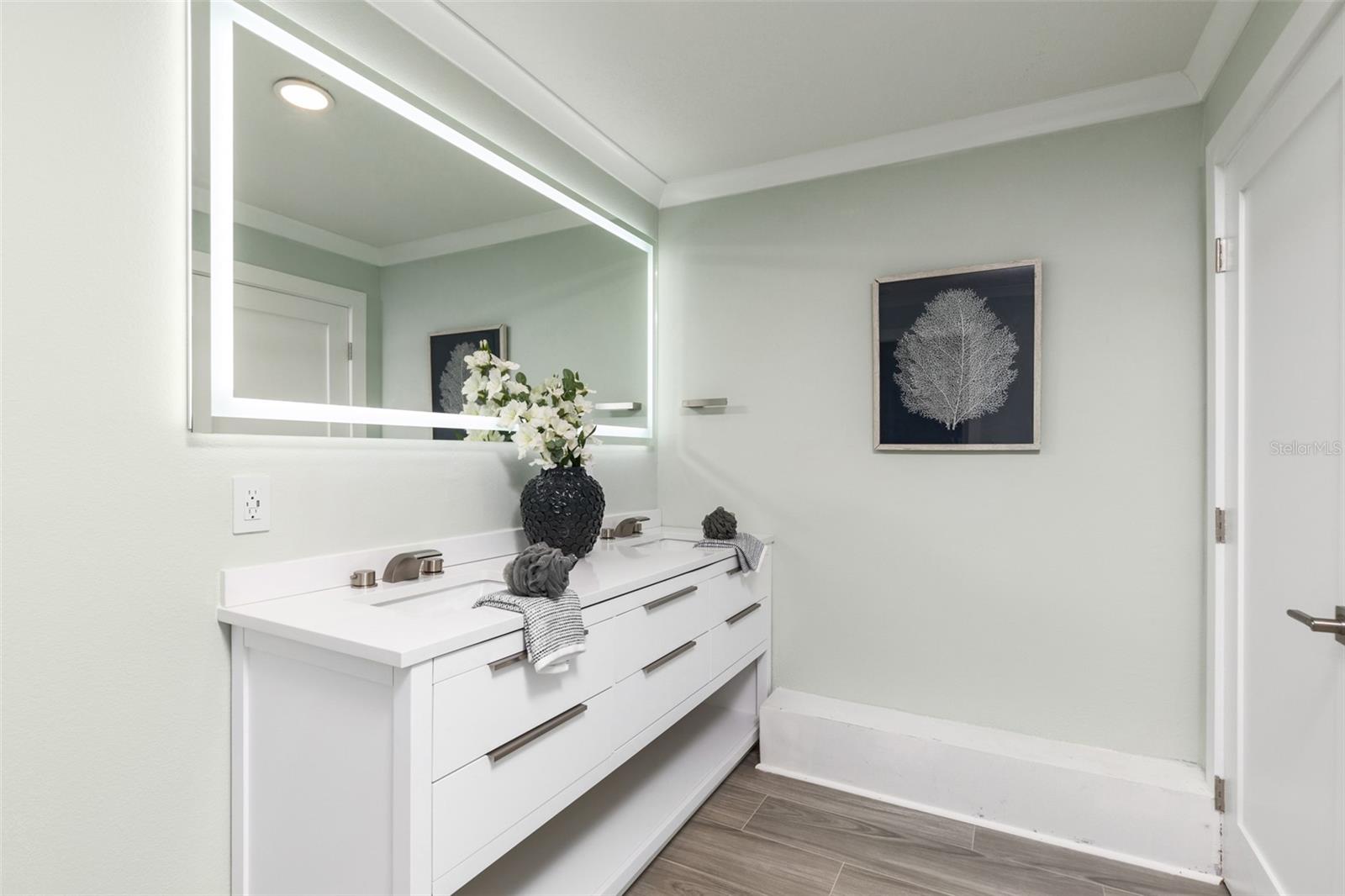 6914 S WALL ST — photo 19