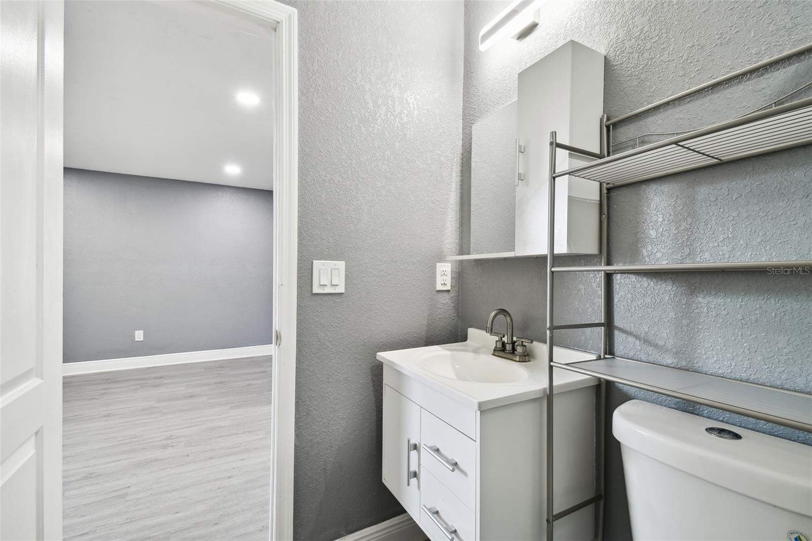 11011 PICKERING LN — photo 24
