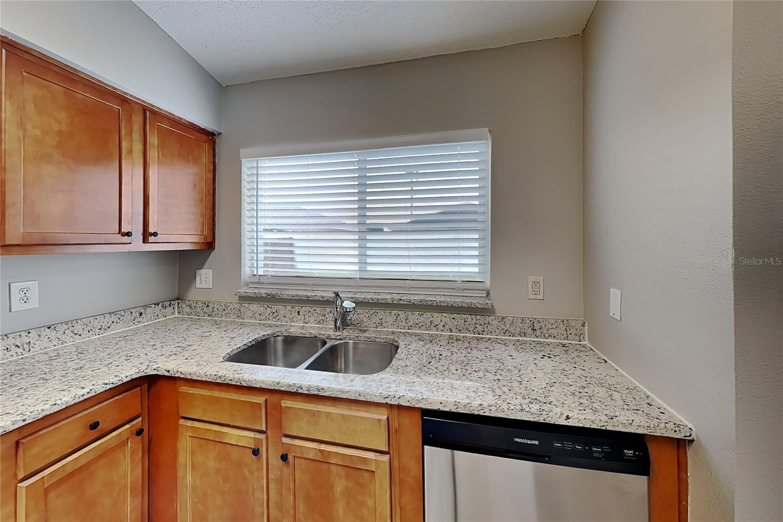 Home in BRANDON — photo 6