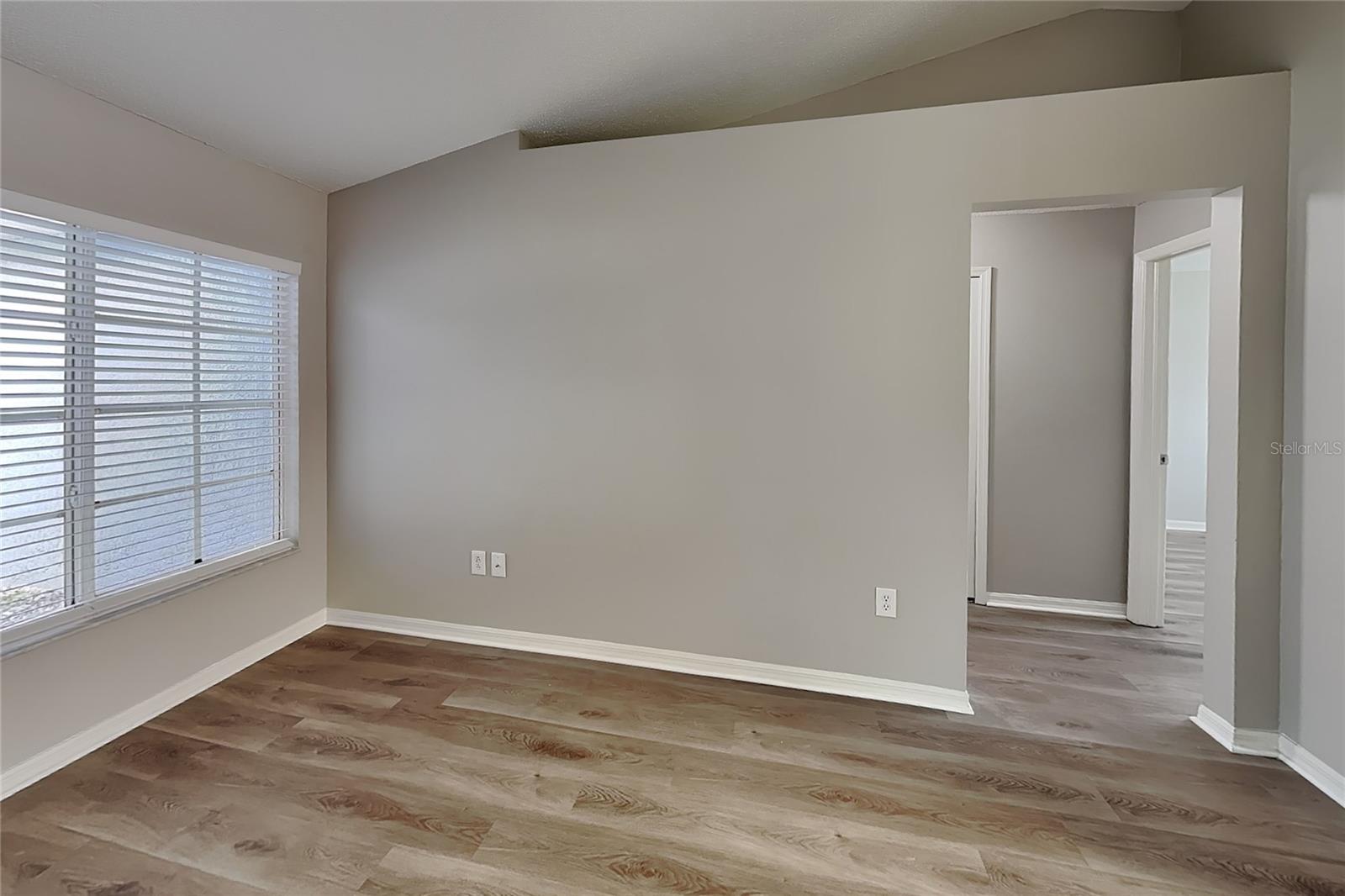 Home in BRANDON — photo 3