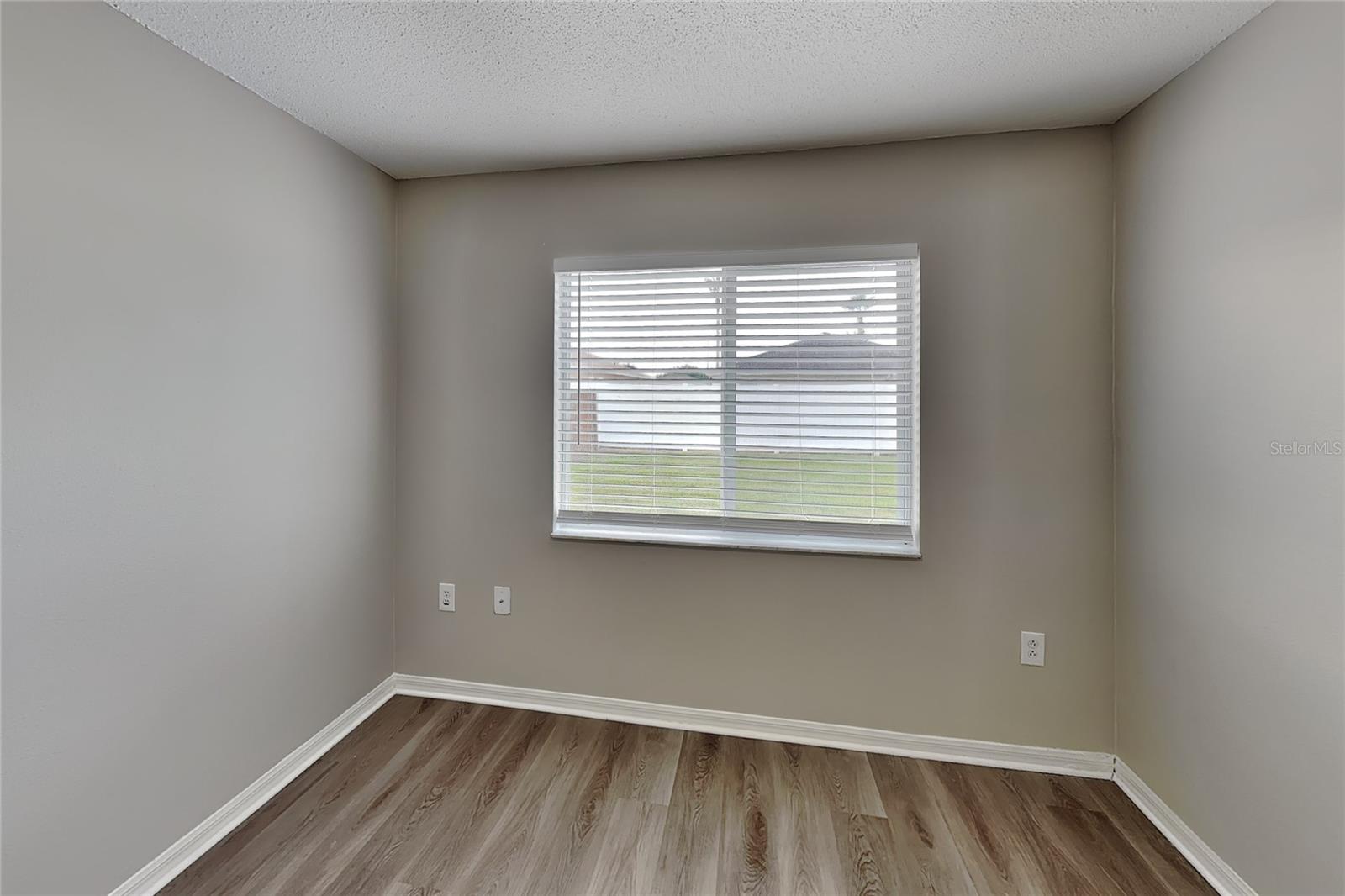 Home in BRANDON — photo 12