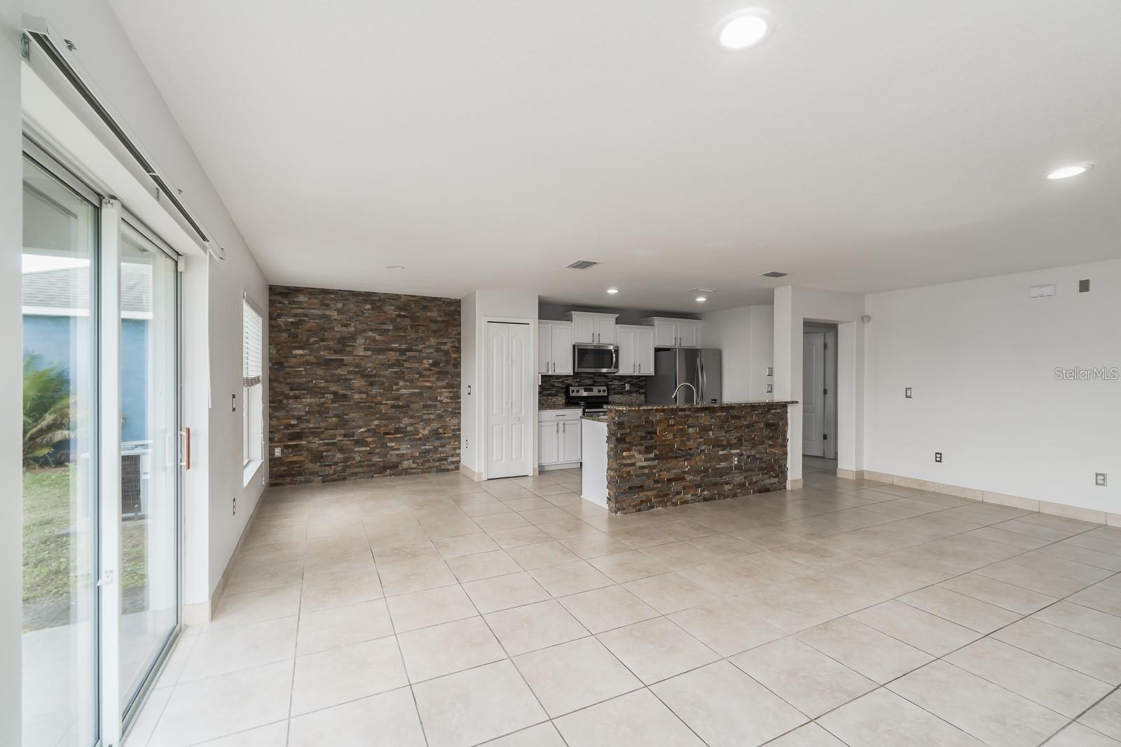 7704 MAROON PEAK DR — photo 9