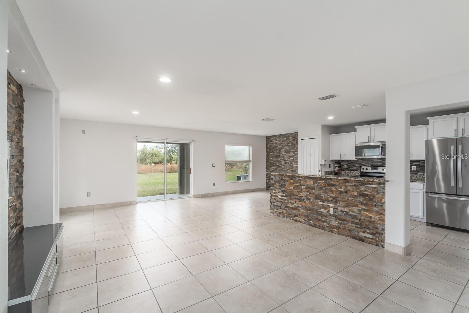 7704 MAROON PEAK DR — photo 6