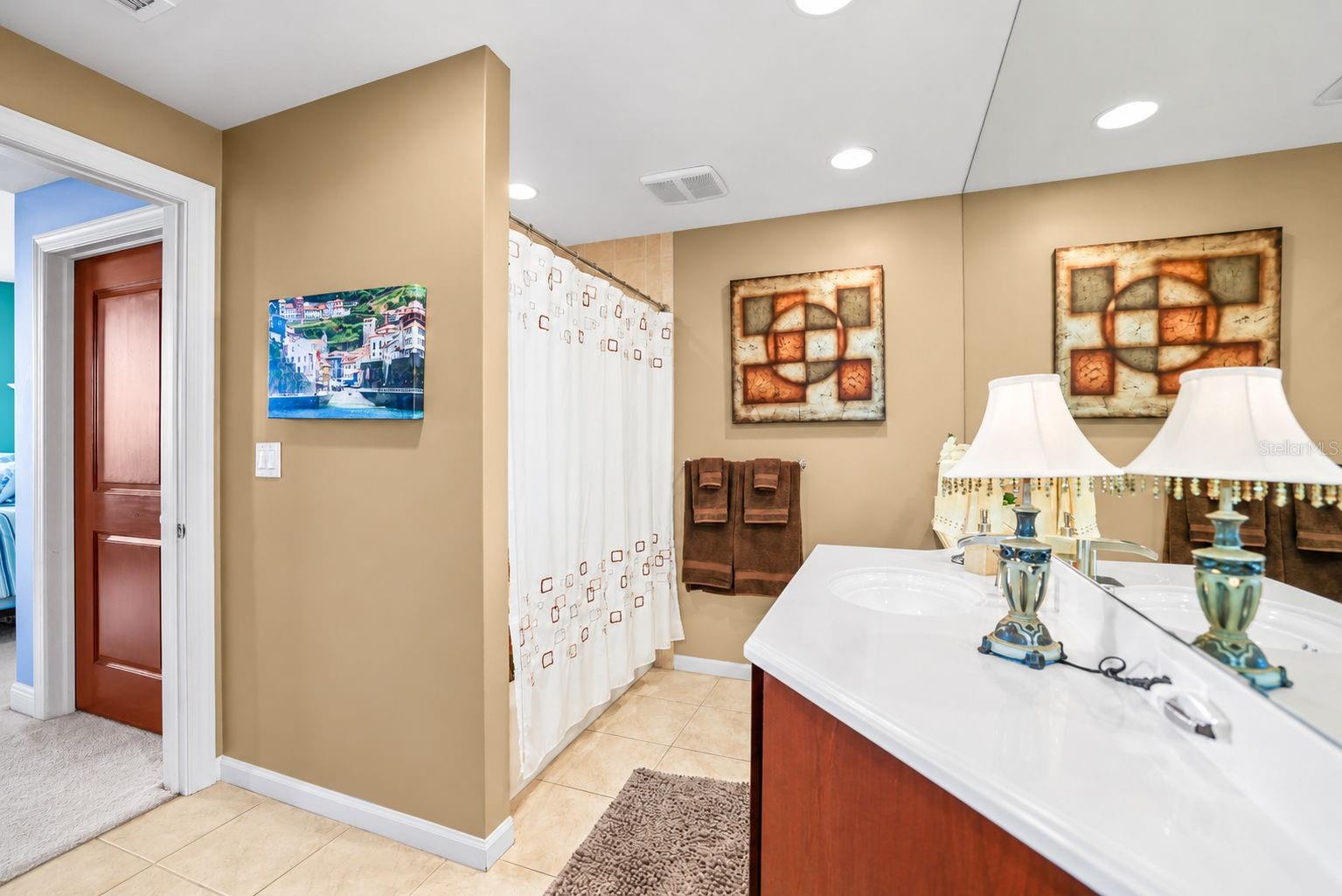 5823 BOWEN DANIEL DR #704 — photo 41