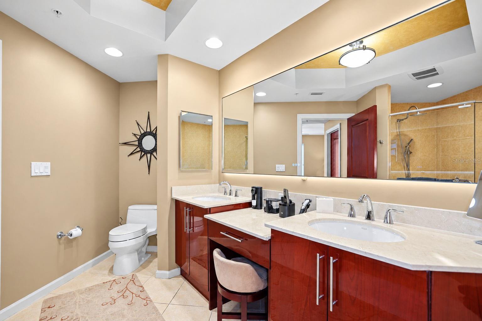 5823 BOWEN DANIEL DR #704 — photo 37