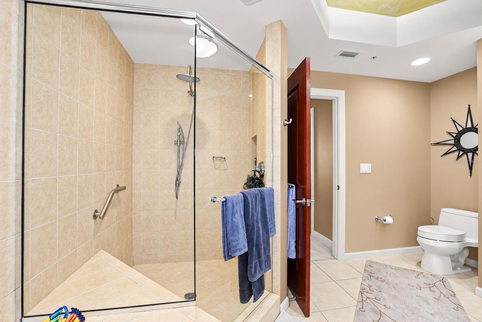 5823 BOWEN DANIEL DR #704 — photo 40