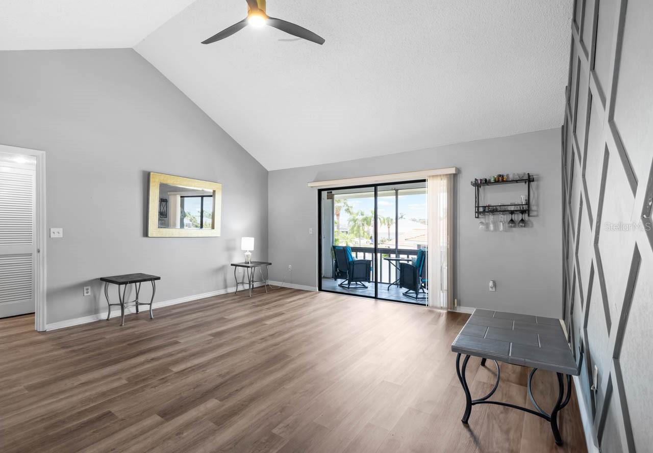 609 LIVELY DR #B — photo 7