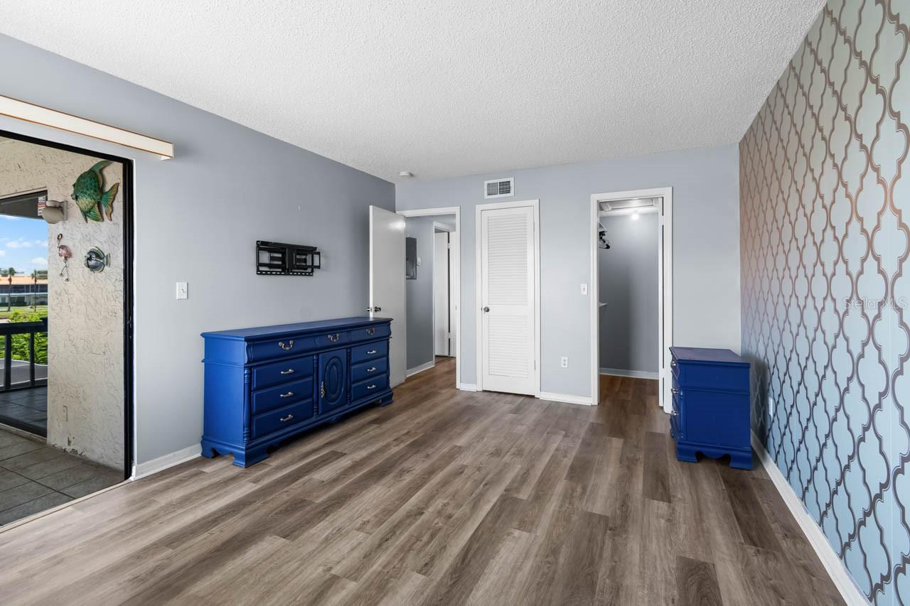 609 LIVELY DR #B — photo 11