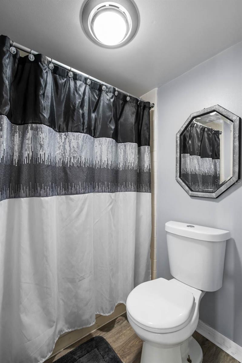 609 LIVELY DR #B — photo 15