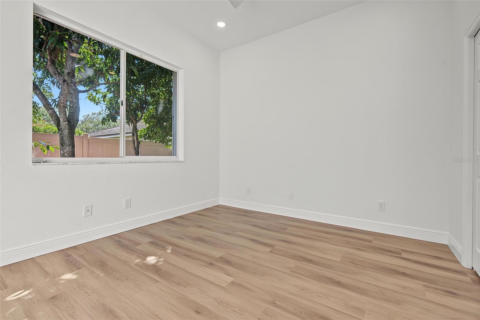 4878 SHERBROOK DR — photo 33