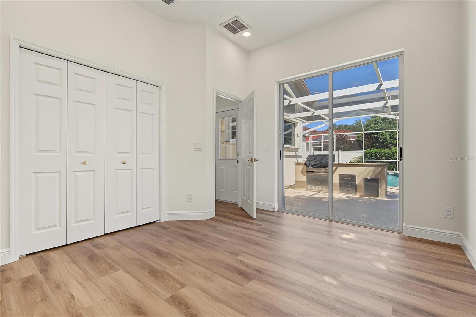4878 SHERBROOK DR — photo 34