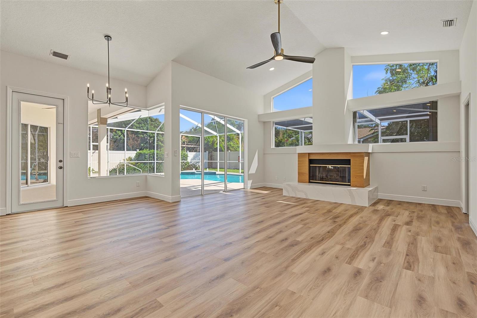 4878 SHERBROOK DR — photo 17