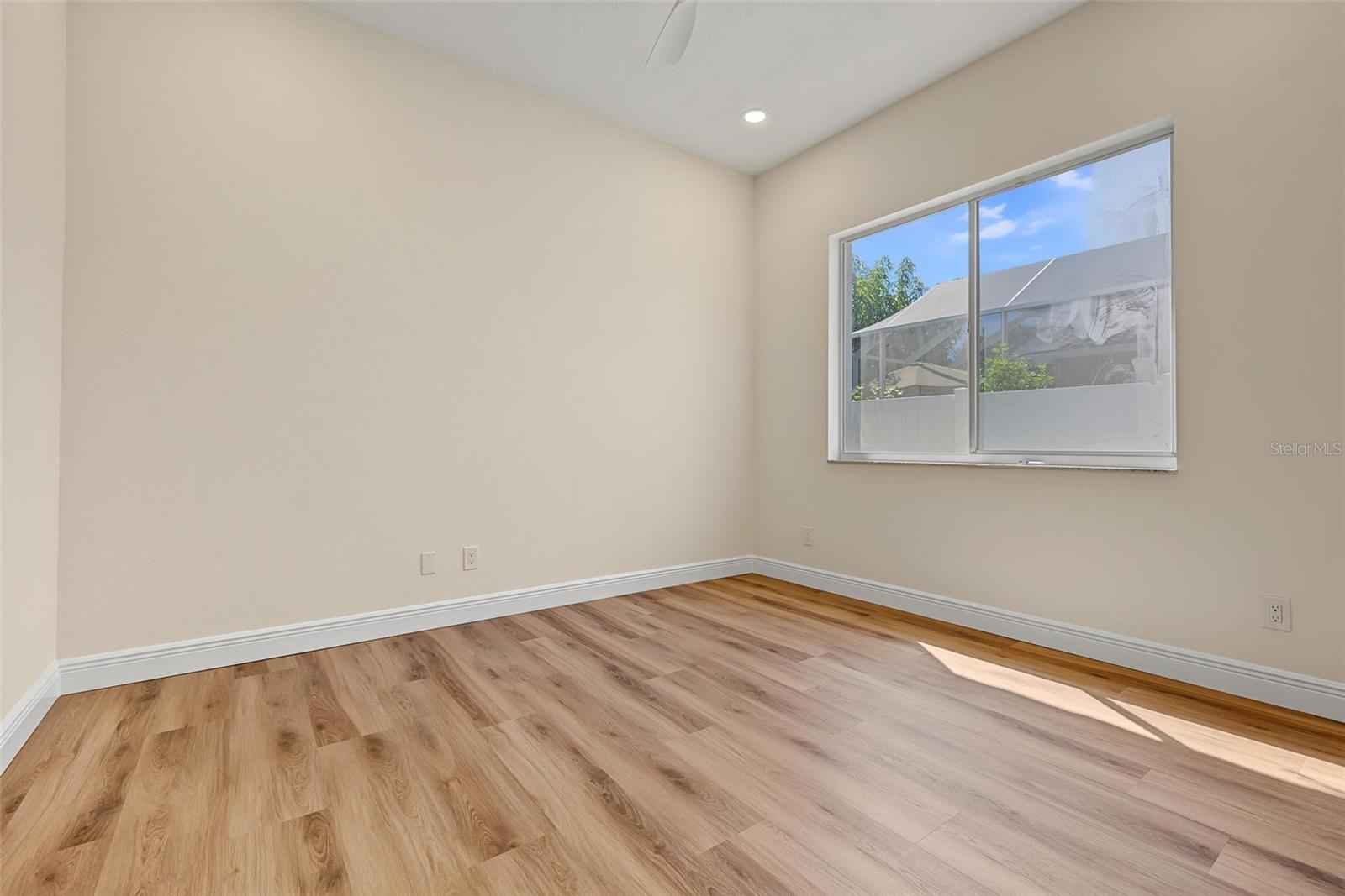 4878 SHERBROOK DR — photo 29