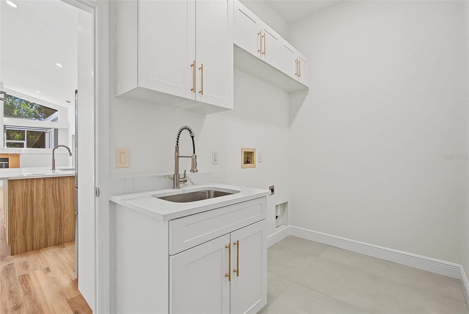 4878 SHERBROOK DR — photo 36