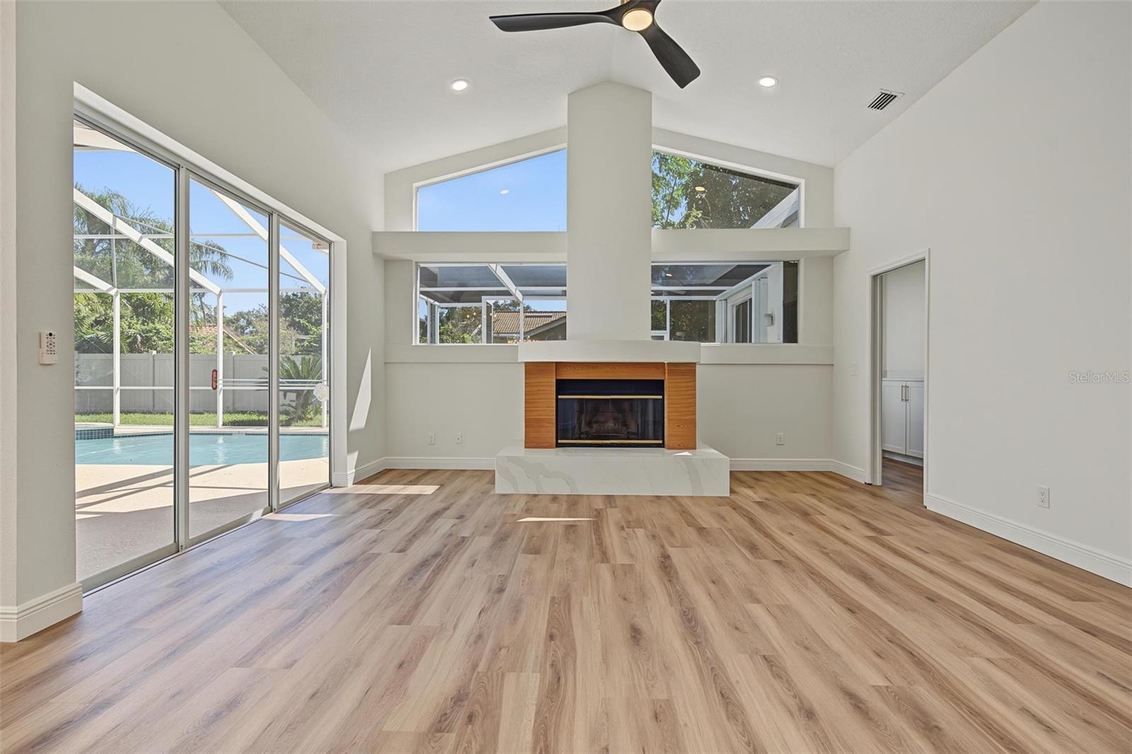 4878 SHERBROOK DR — photo 18