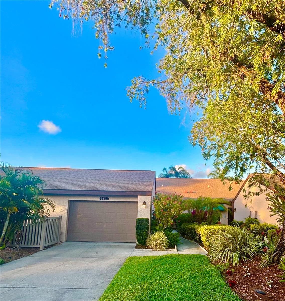 5847 CLUBSIDE DR — photo 2