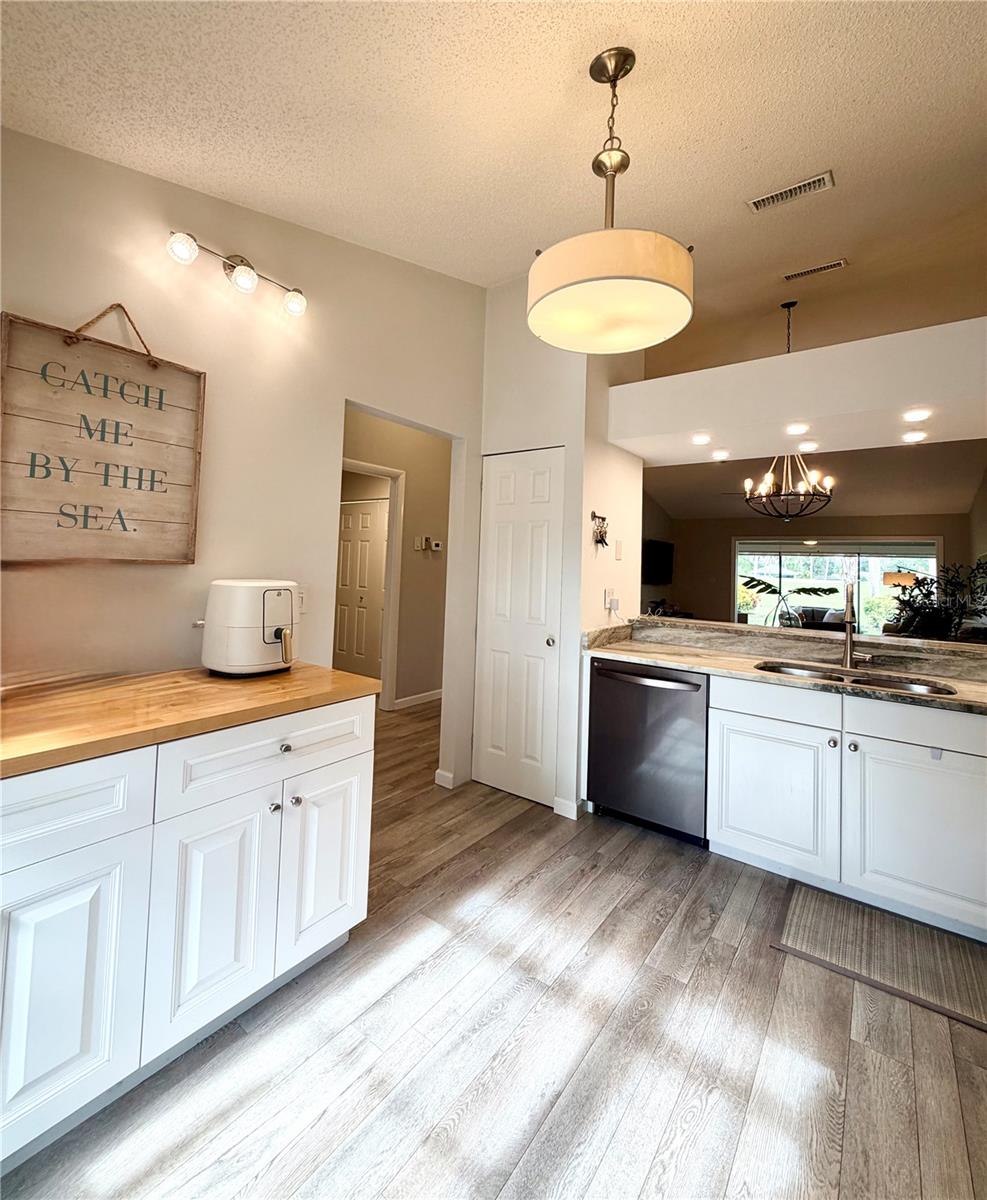 5847 CLUBSIDE DR — photo 6
